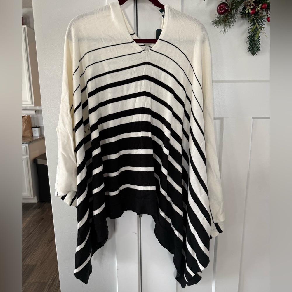 Ralph Lauren Black and White Knit Poncho